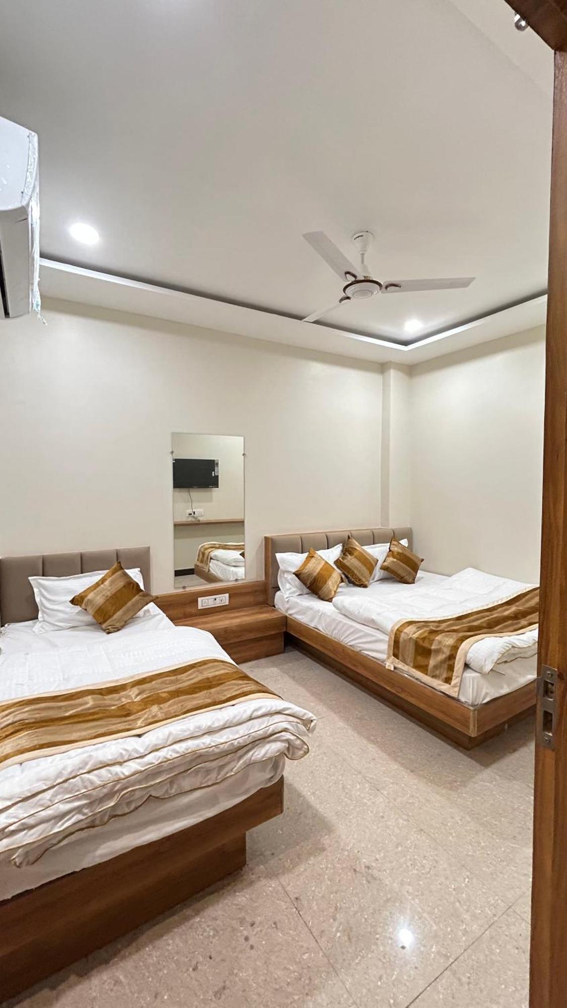 Shree Shyamraj Hotel Ujjain Esterno foto