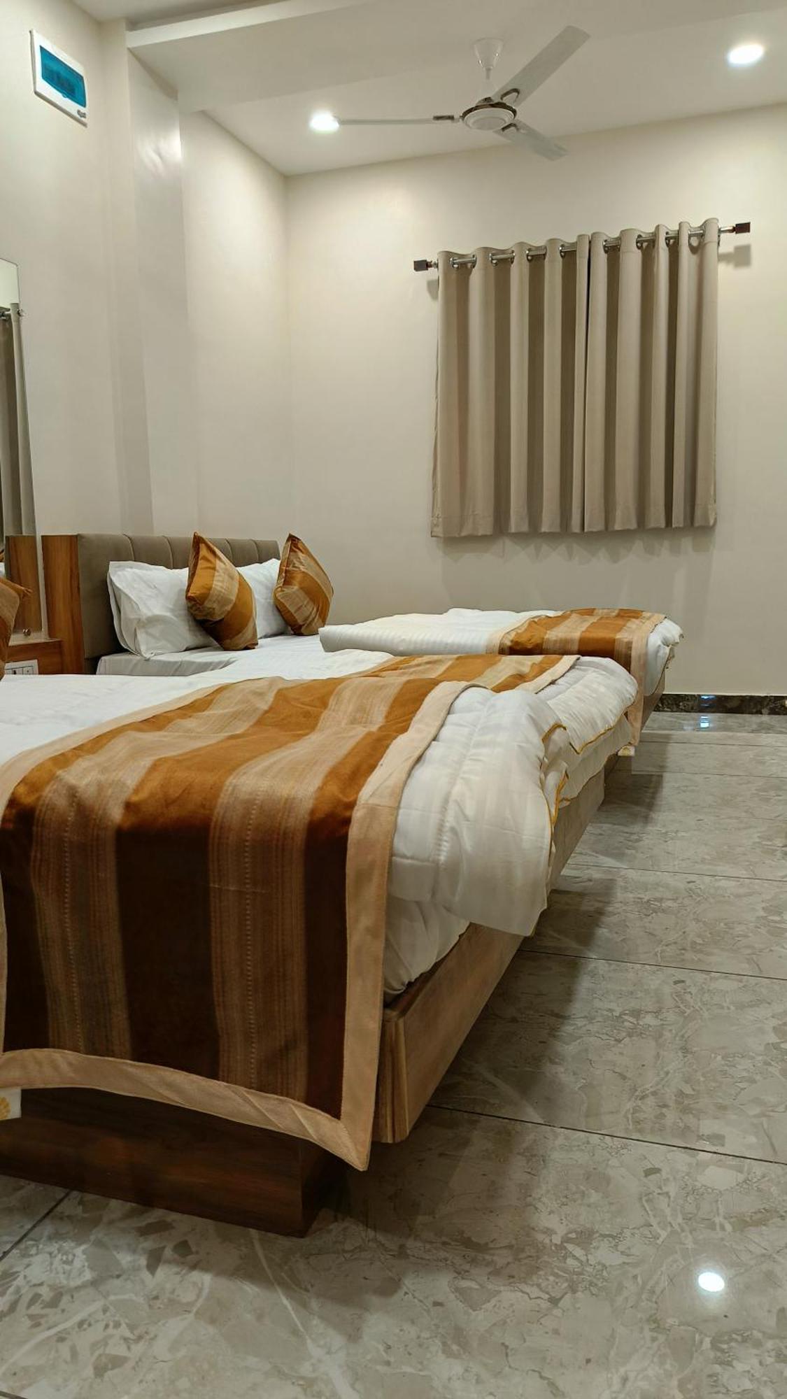 Shree Shyamraj Hotel Ujjain Esterno foto